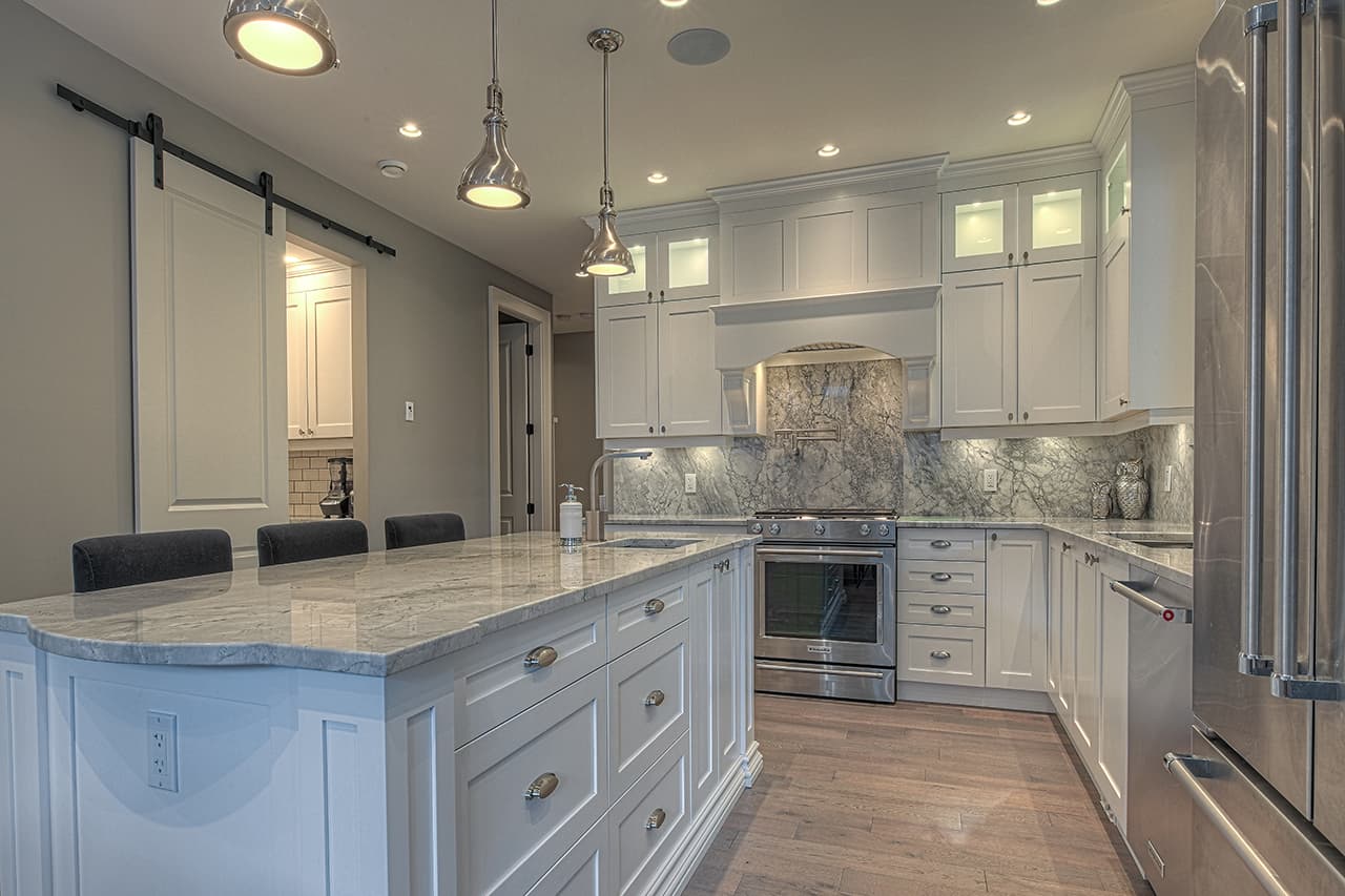 Victoria in Super White Quartzite project photo 3