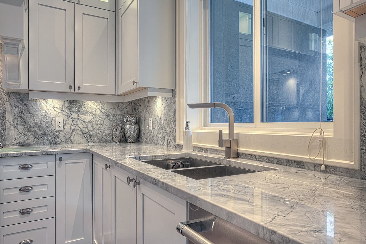 Victoria in Super White Quartzite project photo 4